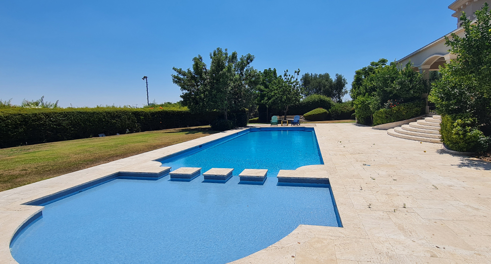 בתי יוקרה בשרון